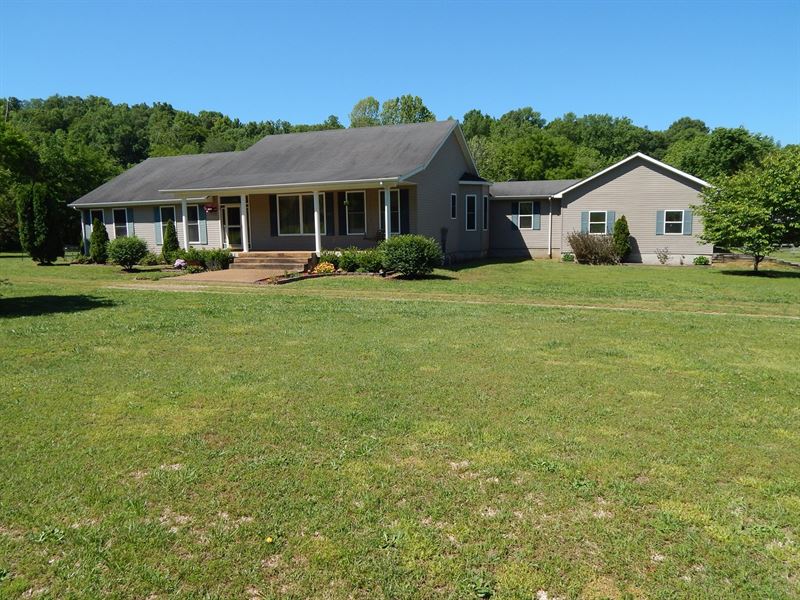 TN Country Home, 5.3 Acre Small : Farm for Sale : Waynesboro : Wayne County : Tennessee : FARMFLIP