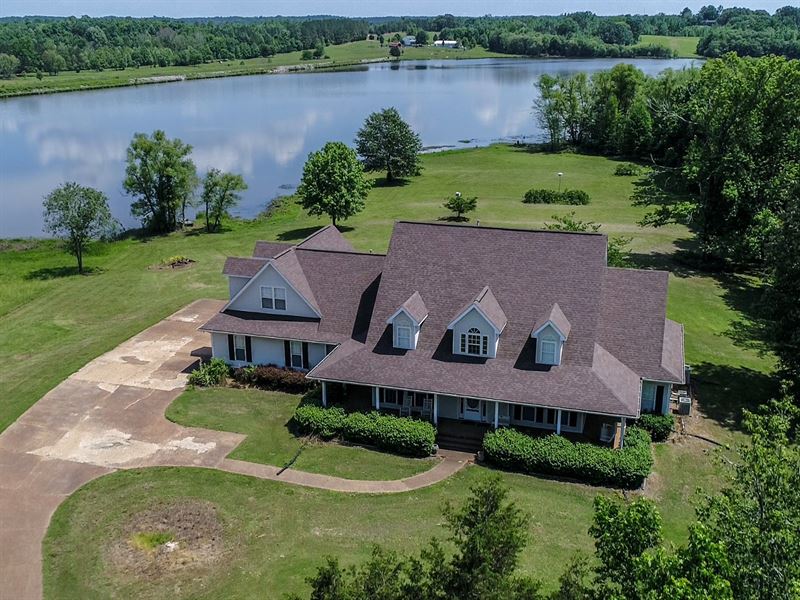 Lake Front Home Tn Acreage : Farm for Sale : Middleton : Hardeman County : Tennessee : FARMFLIP